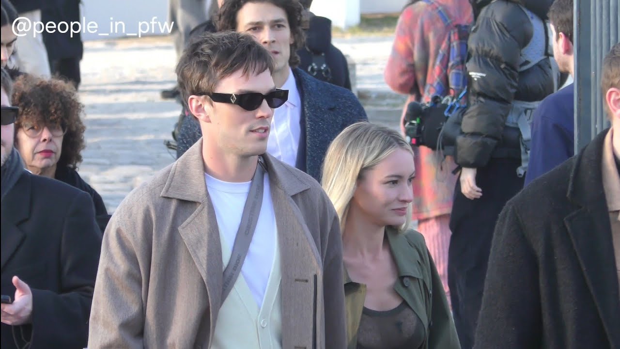 Nicholas Hoult & Bryana Holly - Dior Menswear Fall/Winter fashion show in Paris - 19.01.2024