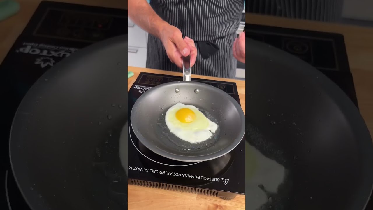 Over easy eggs made EASY! #cheftips