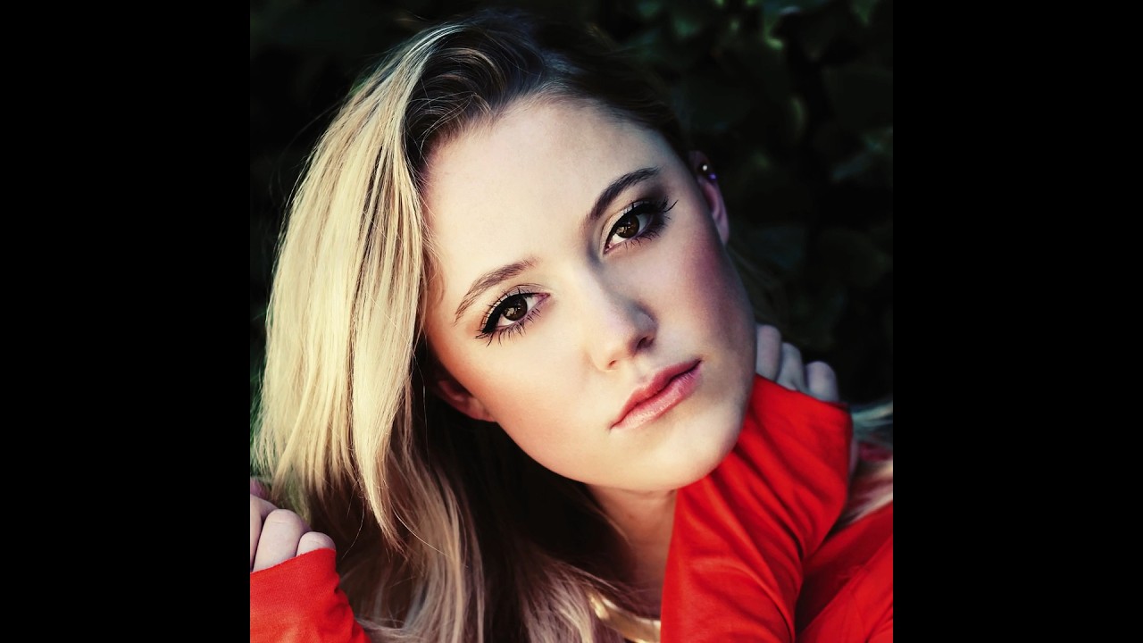 Maika Monroe: Top 5 Movies