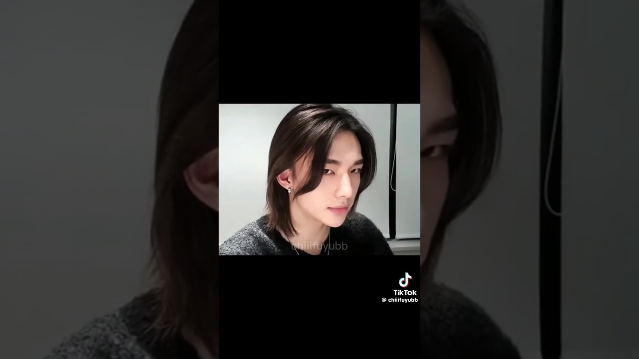 Hyunjin choosing his Instagram name 😭 #straykids