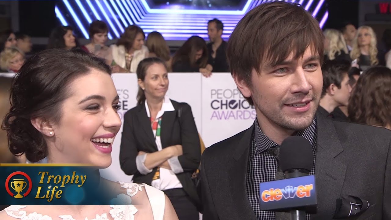 "Reign" Cast Reveals Romance Spoilers at People's Choice 2014!