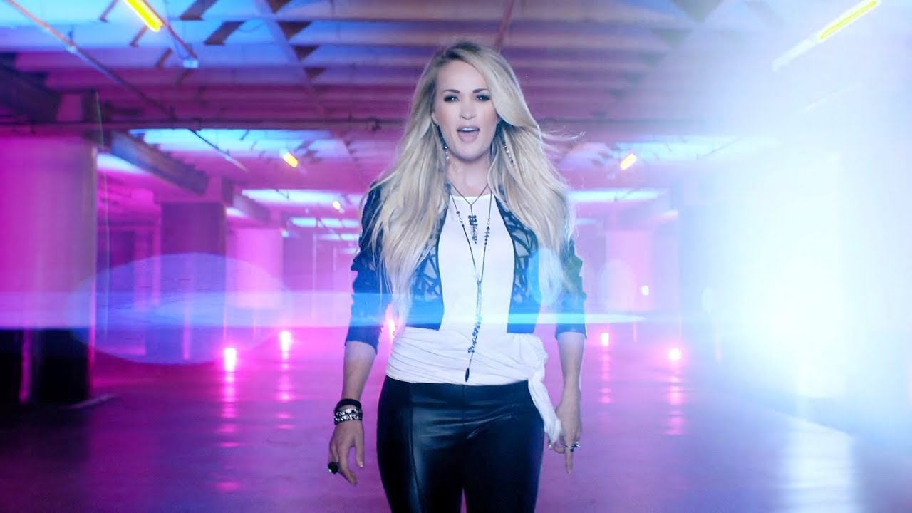 (2018) - NBC Sunday Night Football Show Open - Carrie Underwood