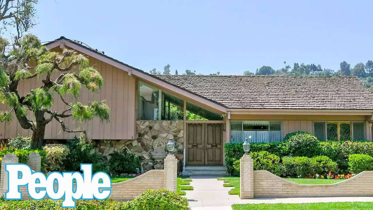 HGTV Sells ‘Brady Bunch’ House to Superfan Who Called it the "Worst Investment Ever" | PEOPLE