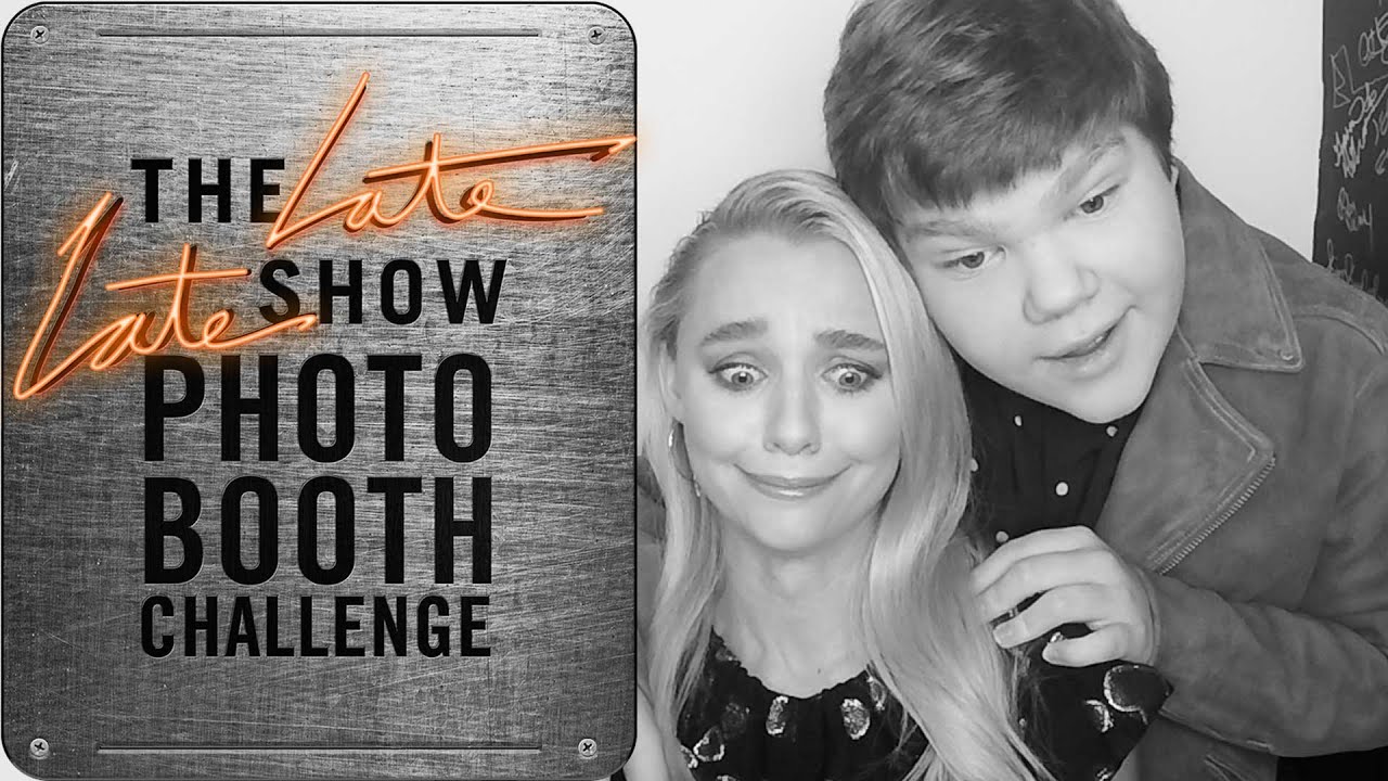 3-Second Photo Booth Challenge w/ 'Goosebumps 2' Cast