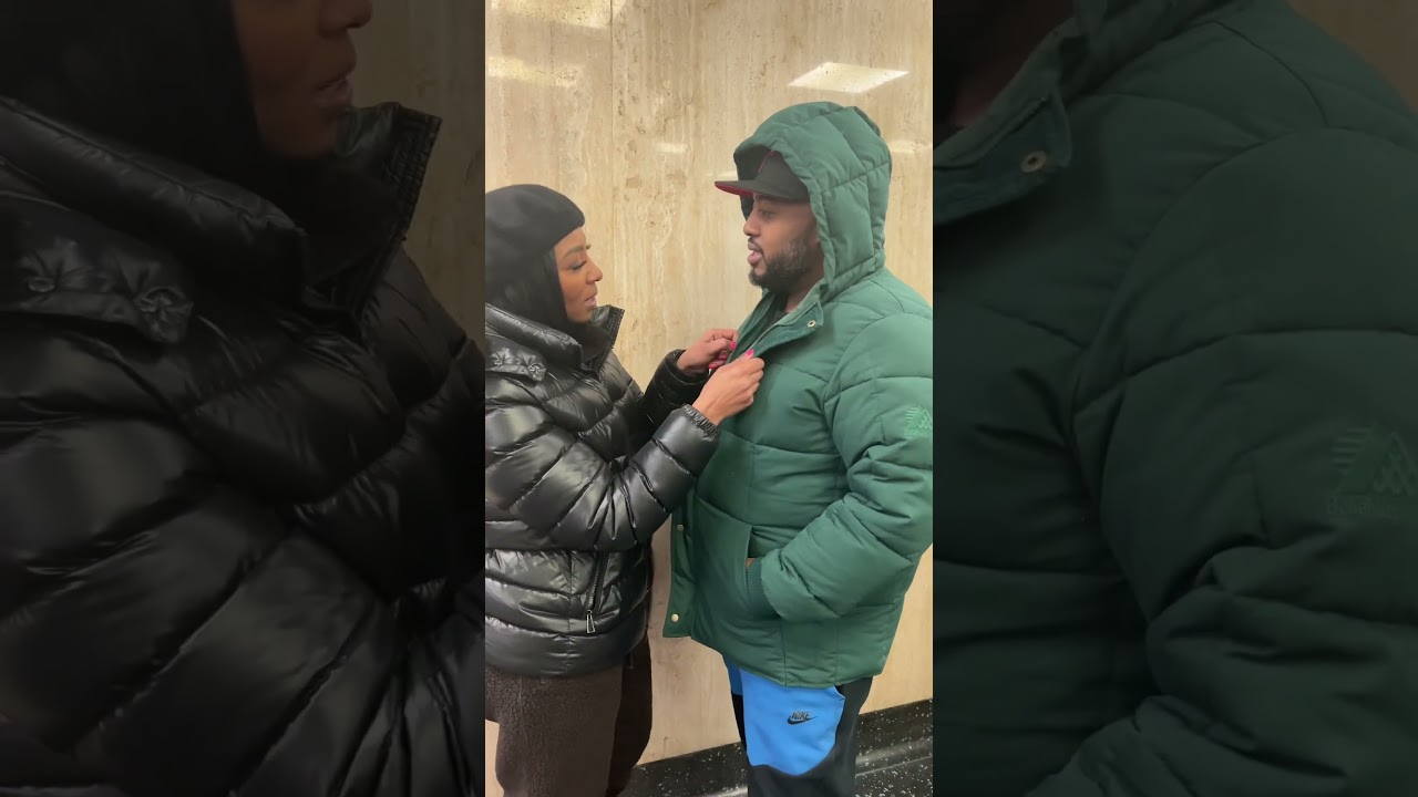 EX PORN STAR ROXY REYNOLDS, TRIES TO SEDUCE FLIP & GRABS HIM, FLIP GETS SCARED