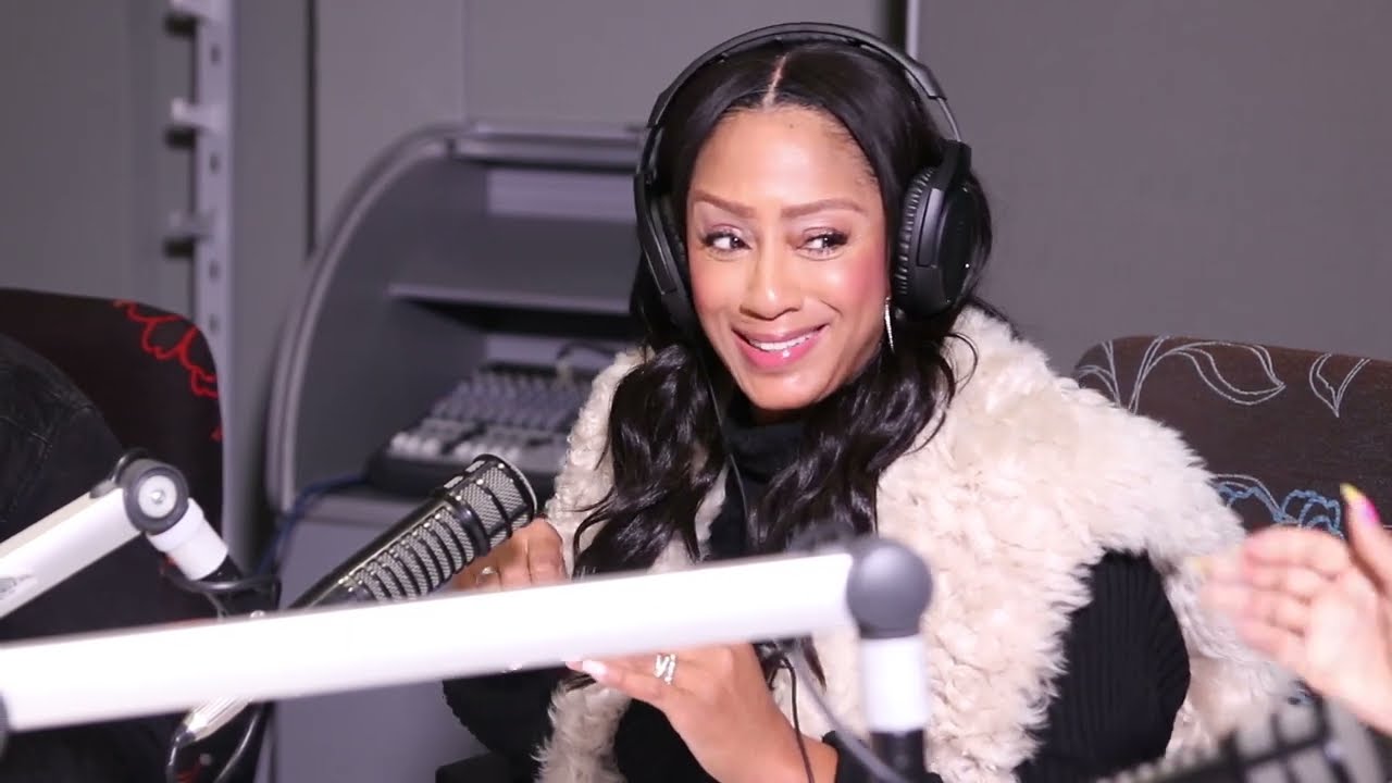 Malaak Compton-Rock starts her day on 959 Breakfast with Dineo Ranaka & Sol Phenduka #959Breakfast