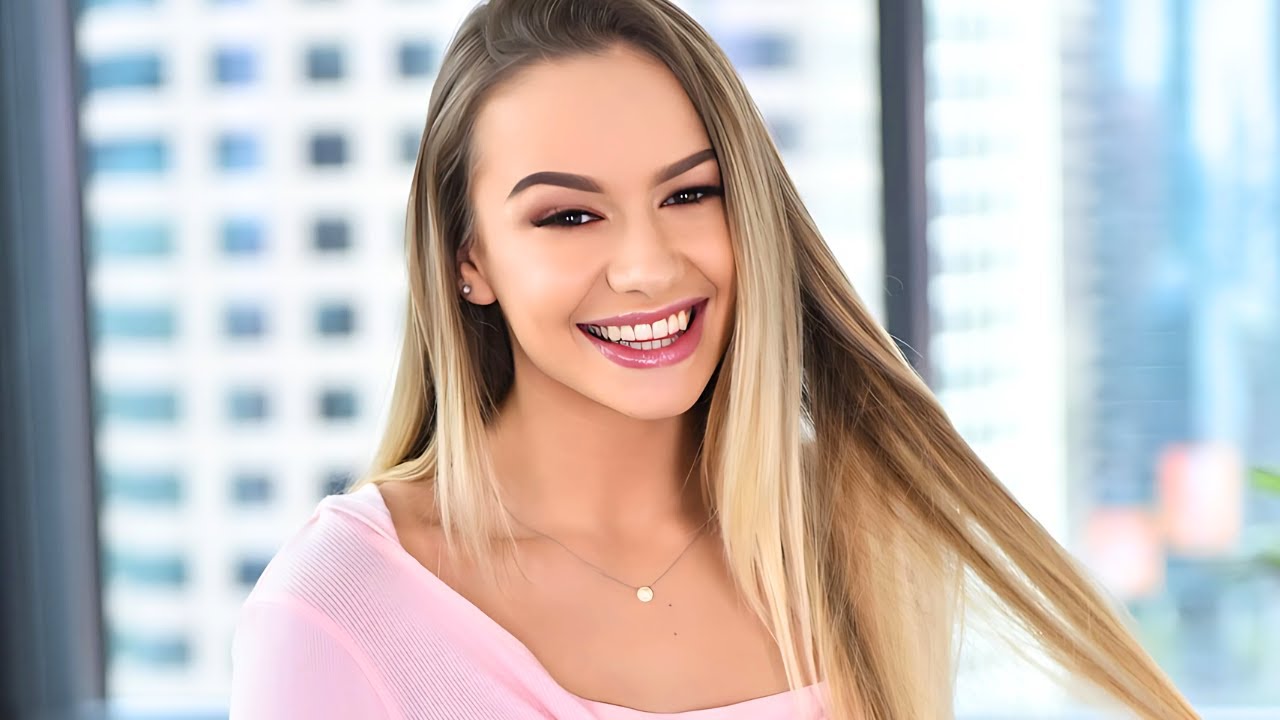 Naomi Swann Cute Model Biography, Wiki, Age, Height Weight, Net Worth, Lifestyle